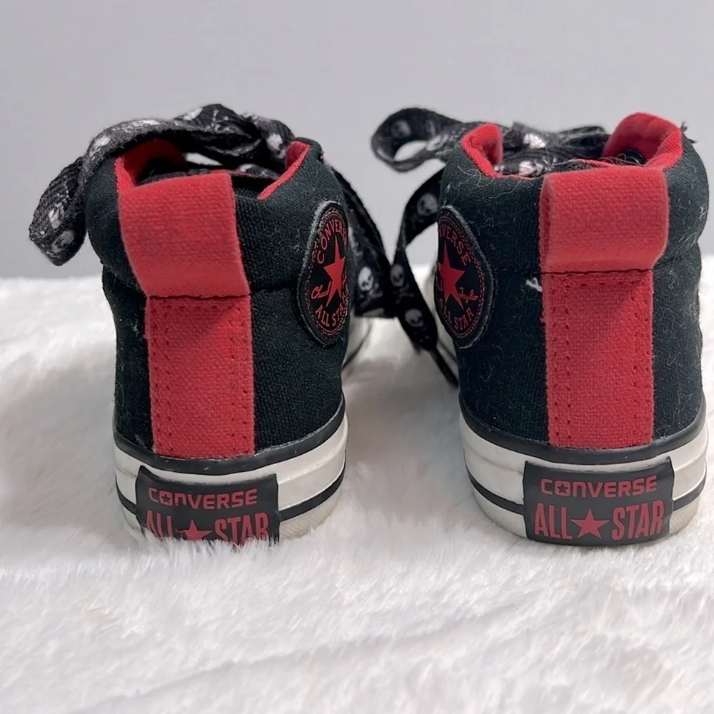 Converse All Star Chuck Taylor High Top Sneaker Youth size 12